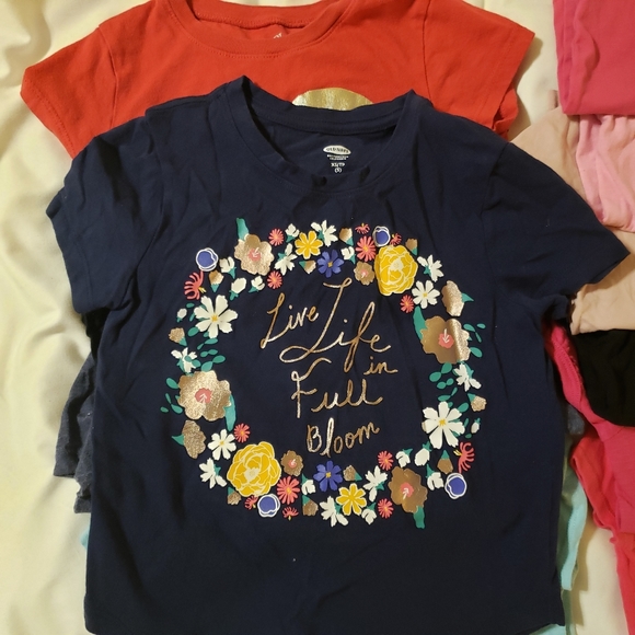 11 piece t shirt / tank lot size 5 - Picture 2 of 10